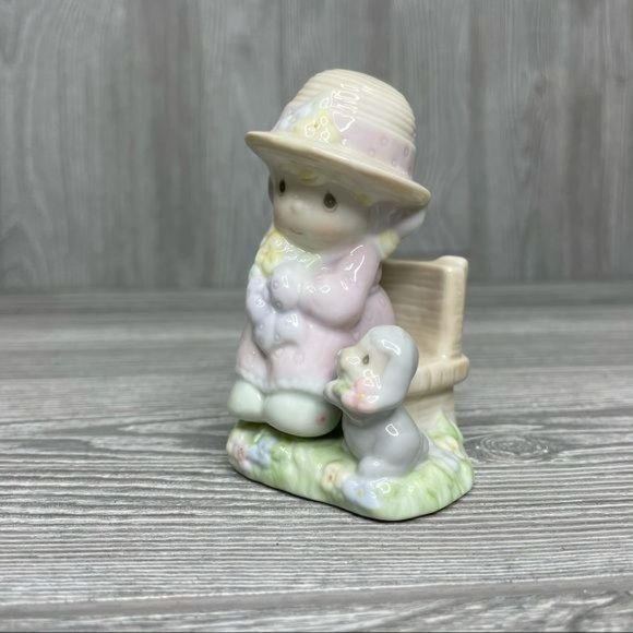 Precious moments puzzle salt and pepper shaker on bench - Picture 2 of 4